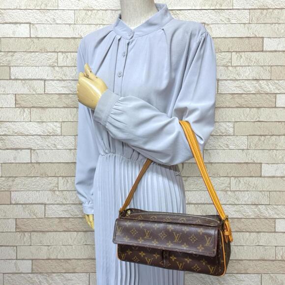 LOUIS VUITTON Brown Monogram Canvas Shoulder Bag - Picture 2 of 16